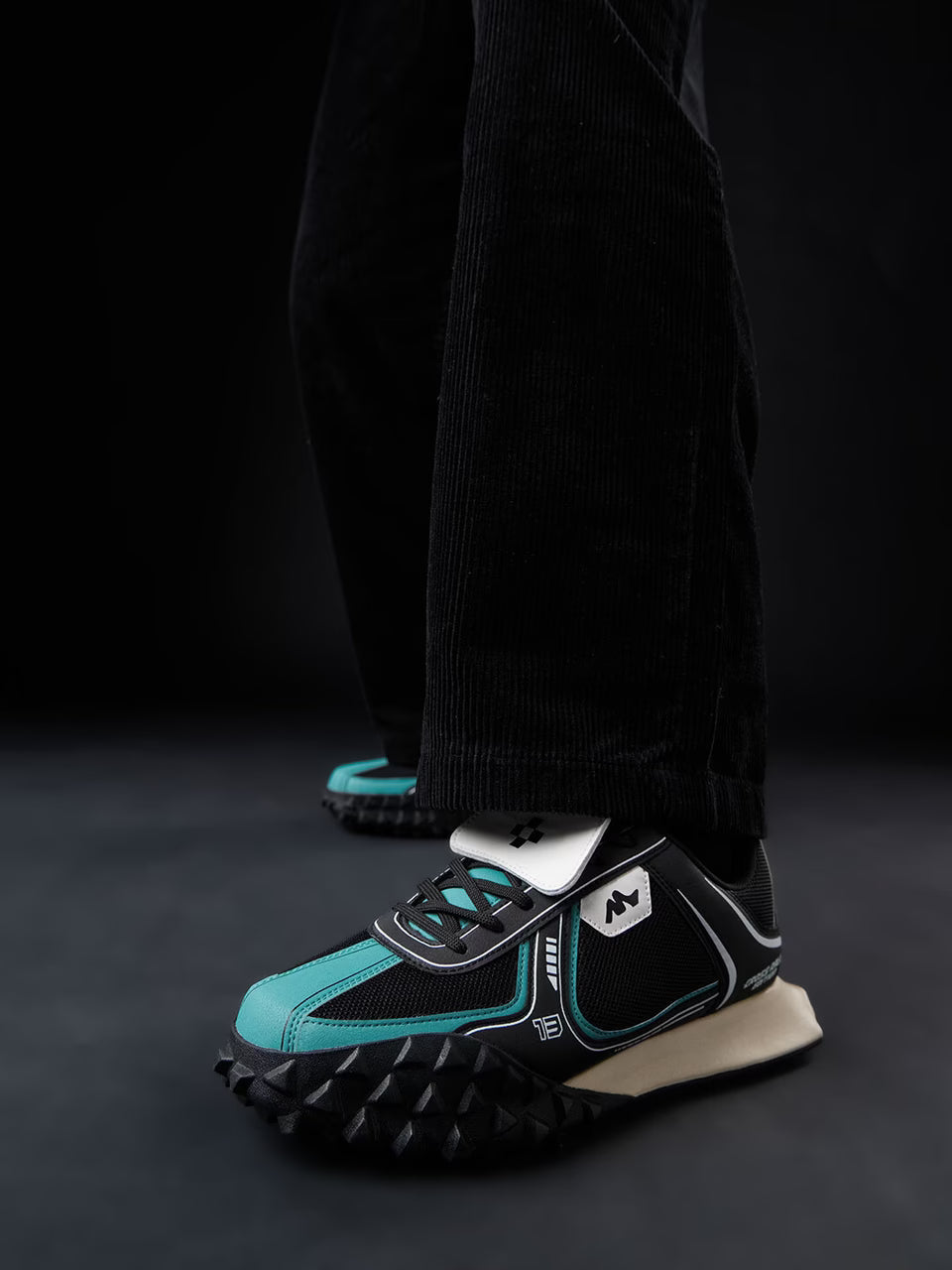 Velocity: Silver Men Low Top Sneakers